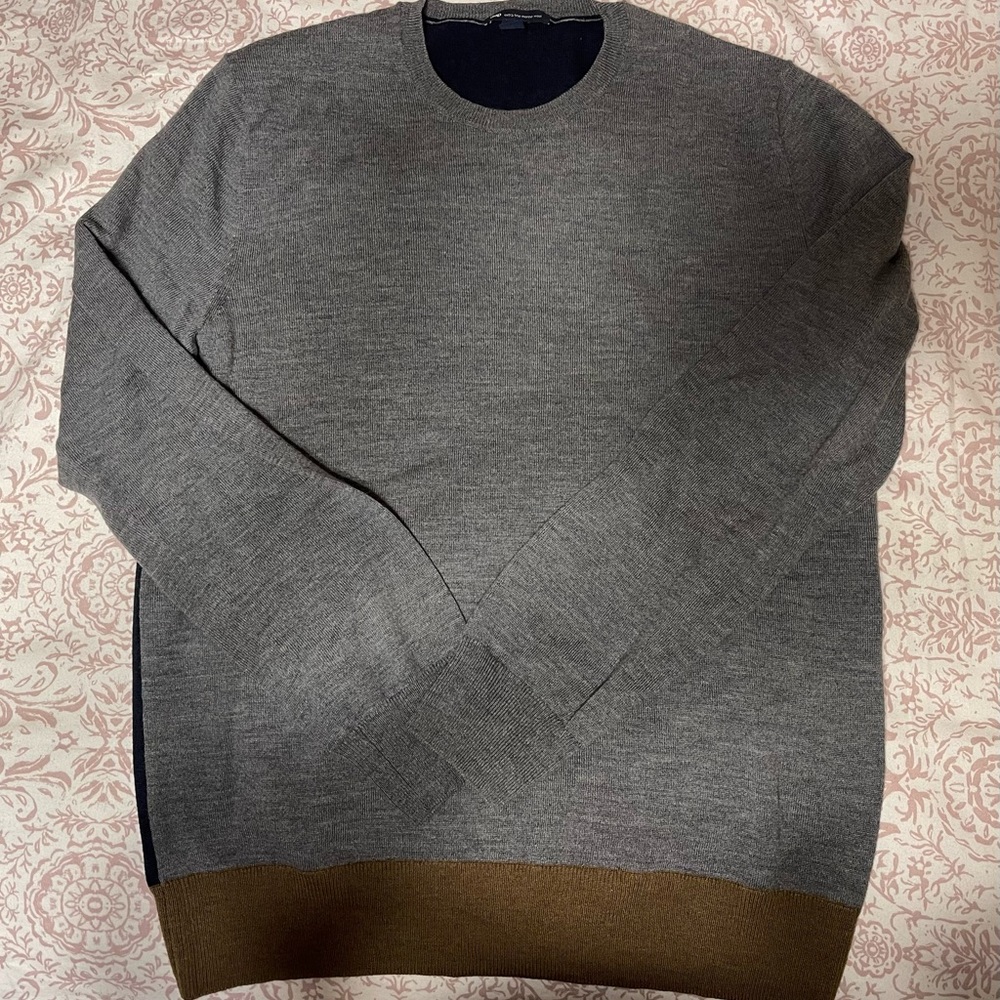 GAP sweater